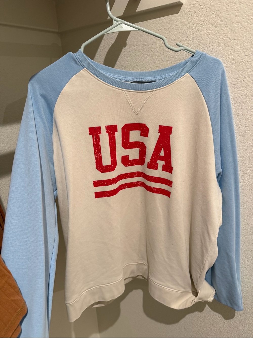 Natural Reflections Cream & Light Blue USA Graphic Raglan Sweatshirt